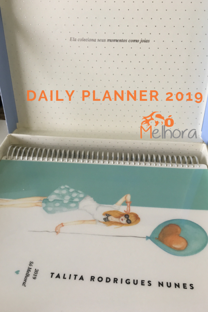 caixa aberta com o Daily Planner 2019 Paperview