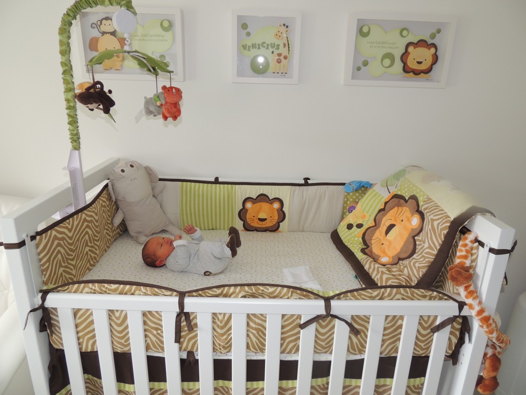 bebê dormindo no berço – início da fase antes da transição para cama