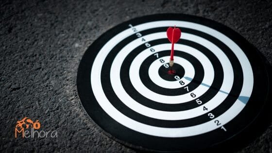 imagem com um dardo no centro do alvo para ilustrar meu poema sobre propósito